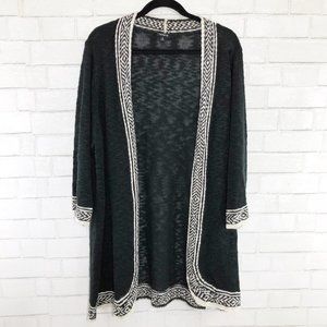 Torrid Black & White Border Trim Cardigan Sweater Torrid Black & White Border Trim Cardigan Sweater